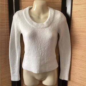 Y2K Cropped Fuzzy Sweater Sz S white stretchy scoop neck Like New